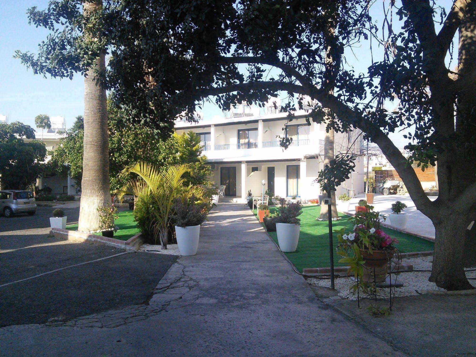 Aparthotel Zoe'S Court Klorakas Exterior foto